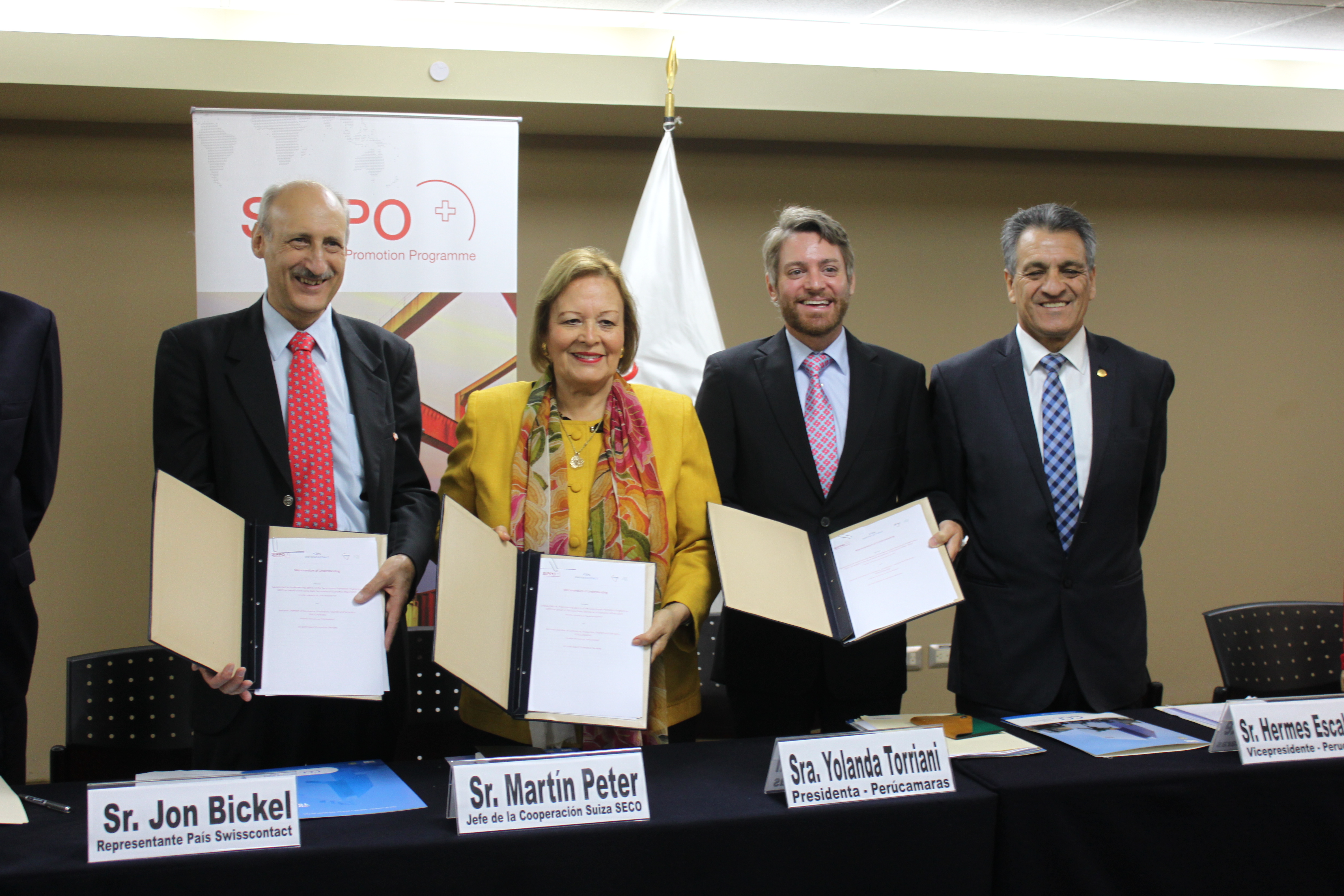 SIPPO Peru firma primer MoU con PERUCAMARAS